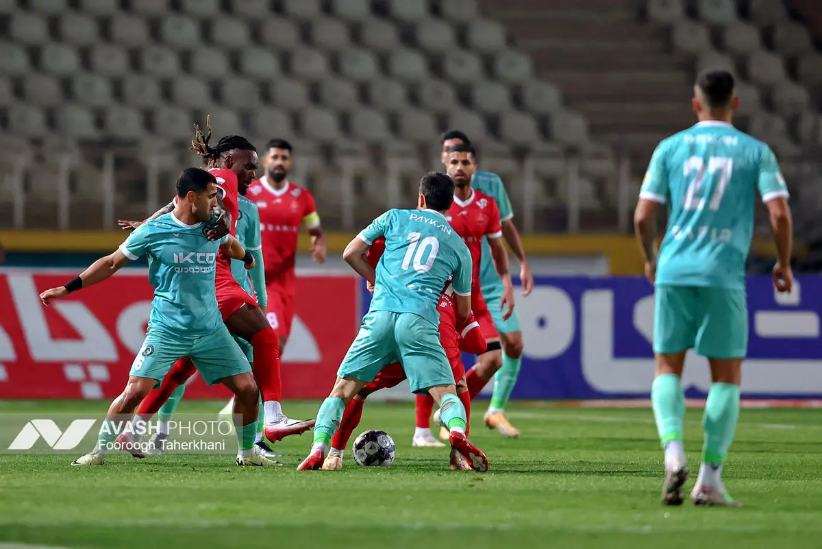 لیگ برتر فوتبال - پیکان و پرسپولیس