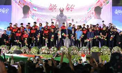 لحظه معرفی تیم ملی ایران با مداحی محمود کریمی/ فیلم