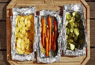 چه غذاهایی نباید با فویل در تماس باشند؟