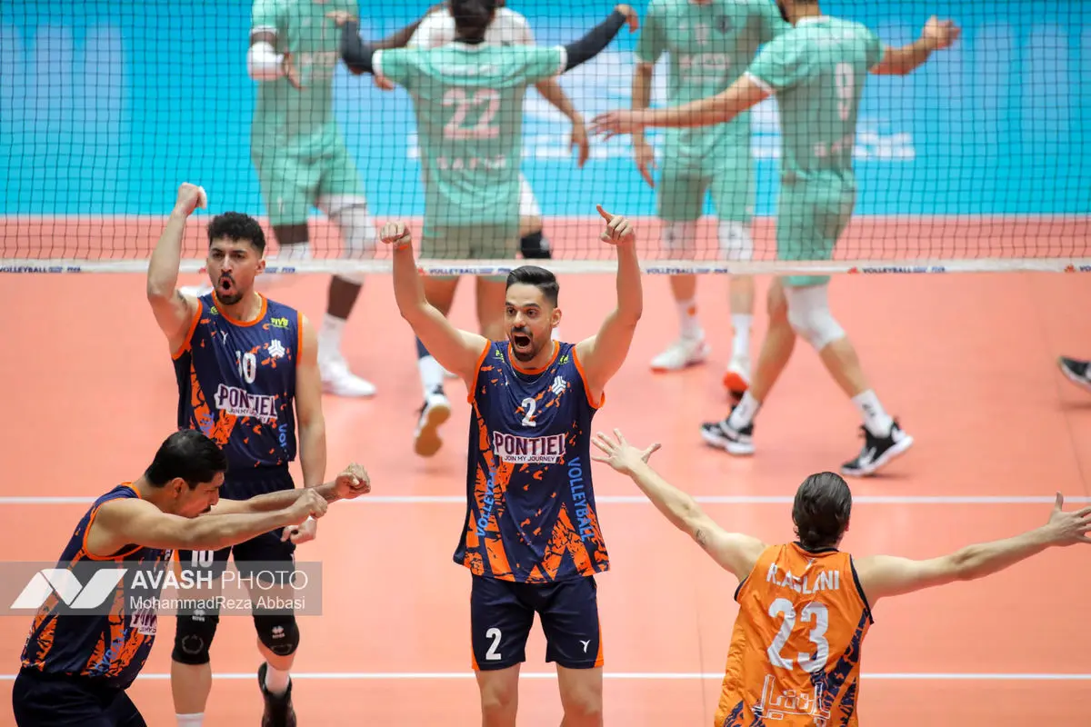 دیدار تیم های والیبال پیکان تهران و سایپا تهران