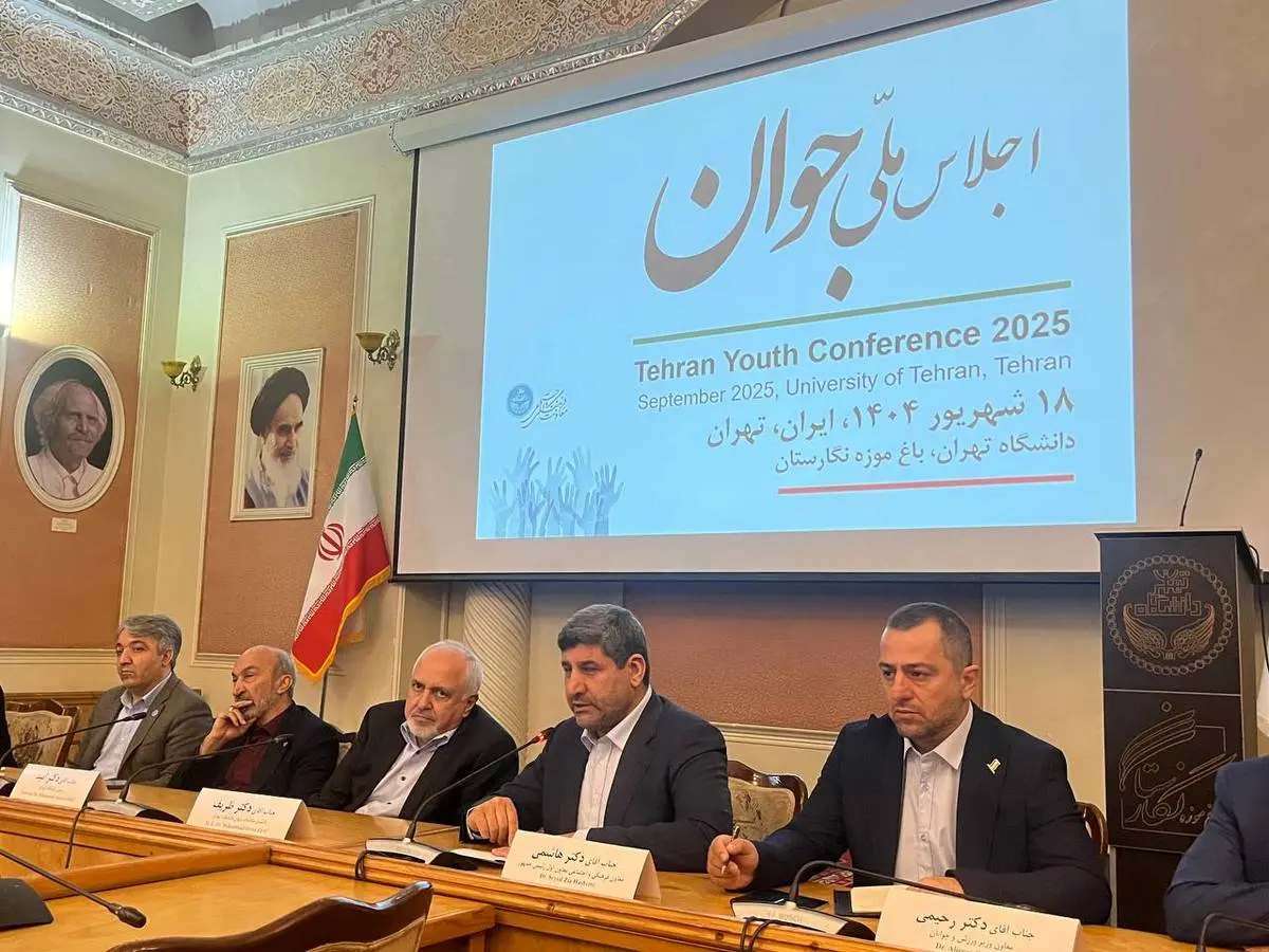 رحیمی: محروم شدن از حضور دکتر ظریف، بزرگترین هزینه‌ای بود که پزشکیان داد