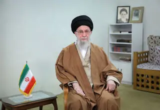 رهبر انقلاب: دولت‌های مسلمان باید همه راه‌های کمک‌رسانی به رژیم صهیونی را مسدود کنند