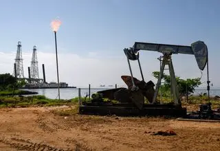 رای مثبت کنگره ونزوئلا به خصوصی سازی صنعت نفت/ منافع و مضرات برای کاراکاس چیست