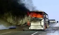 نجات مسافران از اتوبوس شعله‌ور در گردنه آهوان
