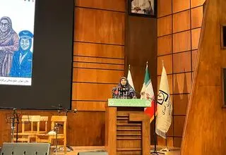 زنان روستای الیت نقش موثری در جلوگیری از گسترش آتش جنگل‌های الیت داشتند 