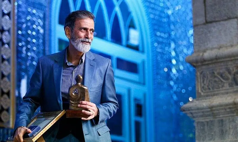 نمایشنامه‌خوانی یک اثر از نصرالله قادری