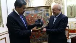 هدیه خانوده شهید سلیمانی برای رئیس جمهور ونزوئلا 