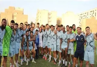 بازگشت ویژه به استقلال/ کری‌ خوانی با پیراهن آبی و عدد ۴ +عکس