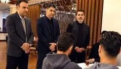 نشست پیمان حدادی با مدیر، سرمربی و اعضای تیم پرسپولیس