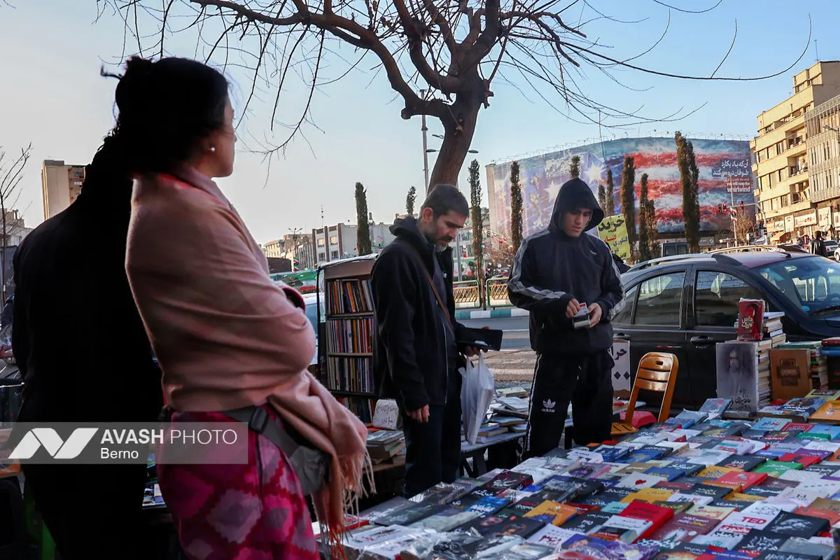 رونمایی از طرح جدید دیوارنگاره میدان انقلاب اسلامی