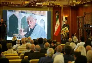 وزیر فرهنگ: استاد فرشچیان بین شعر و هنر نسبت پدید آورد
