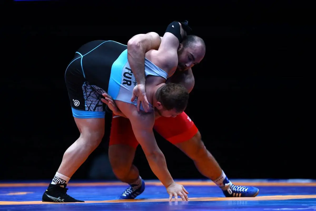 صعود امیرحسین زارع به فینال 125 کیلوگرم