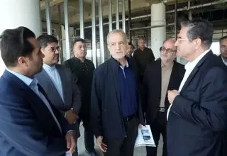 پزشکیان از روند احداث بیمارستان ۴۵۰ تخت‌خوابی شهید بهشتی ارومیه بازدید کرد
