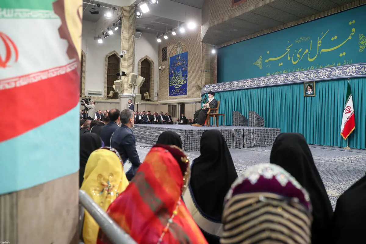 رهبر انقلاب: ایمنی کارگران بسیار مهم است و باید تامین شود