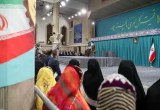 رهبر انقلاب: ایمنی کارگران بسیار مهم است و باید تامین شود