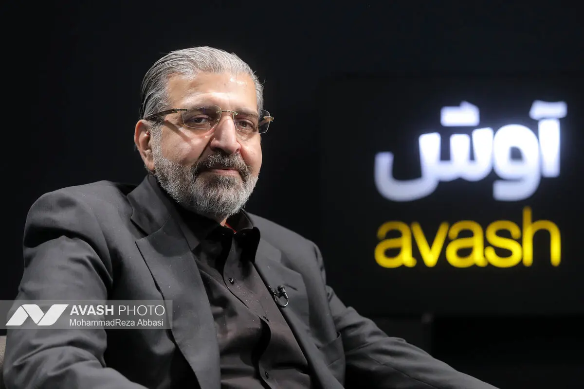 بازدید صادق خرازی از خبرگزاری آوش