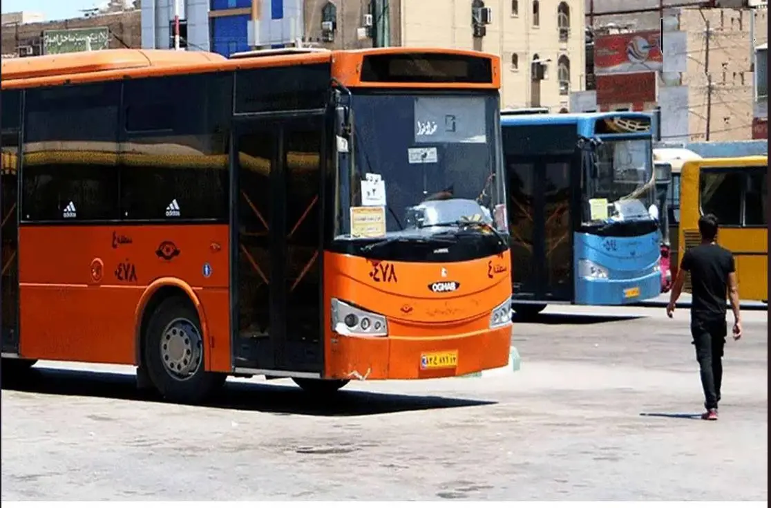 دود کردن عجیب یک اتوبوس در مسجد سلیمان