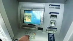 برای رساندن پول نقد به دست مردم مشکلی وجود ندارد 