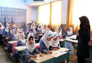 تمایل طبقه متوسط به مدارس غیردولتی با بدهی سالانه