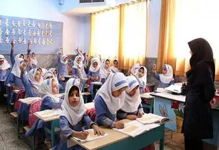 تمایل طبقه متوسط به مدارس غیردولتی با بدهی سالانه