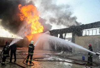مهار آتش‌سوزی پالایشگاه آبادان/ فوت یک نفر