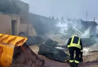 فیلم آتش‌سوزی انبار پنبه در شهرک صنعتی مشهد + جزئیات