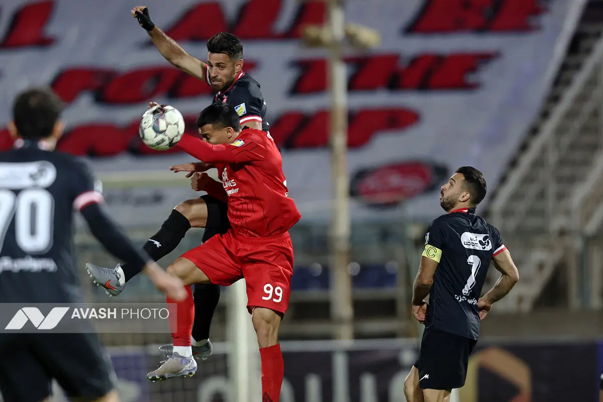 لیگ برتر فوتبال - تراکتور و پرسپولیس