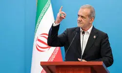 آمریکا به کشورهای اسلامی اسلحه و موشک و بمب می‌دهد که به جان هم بیفتند