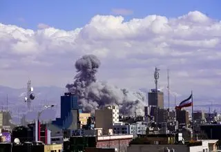 تهاجم هواپیماهای آمریکا و اسرائیل به منزل مسکونی وزیر امور خارجه اسبق