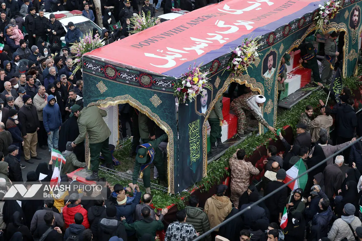 خاکسپاری ۲۸ شهید جنگ رمضان در بهشت زهرا (س)