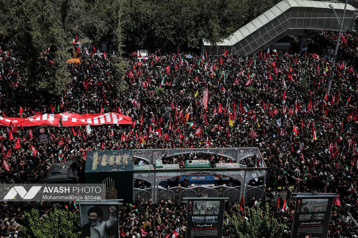 مراسم تشییع پیکر مطهر رهبر شهید انقلاب در تهران -