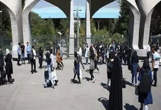 بر طبل اختلاف نکوبید
