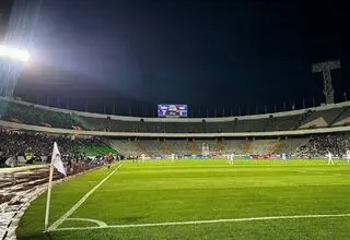 عذرخواهی شرکت توسعه و تجهیز بابت قطعی نورافکن ورزشگاه آزادی
