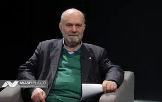 به مخالفین مذاکره حق می‌دهم به پزشکیان توهین کنند زیرا منافع آنها را قطع می‌کند