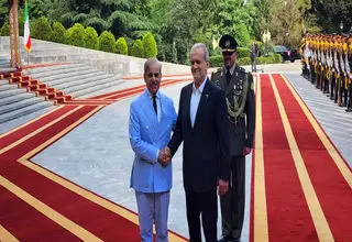 استقبال رسمی رئیس‌جمهور از نخست وزیر پاکستان 