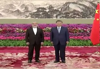 عبدالرضا رحمانی فضلی استوارنامه خود را تقدیم شی جی پینگ کرد