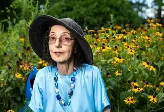 یک نویسنده آمریکایی «ایلان ماسک» را بی‌سواد خواند 