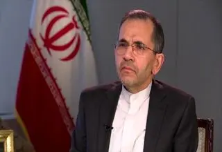حضور معاون سیاسی وزیر امور خارجه در سفارت واتیکان و امضای دفتر یادبود درگذشت پاپ فرانسیس 