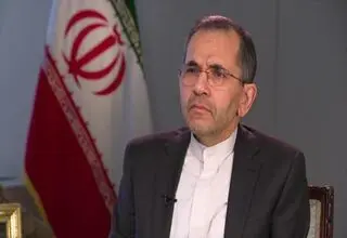 حضور معاون سیاسی وزیر امور خارجه در سفارت واتیکان و امضای دفتر یادبود درگذشت پاپ فرانسیس 