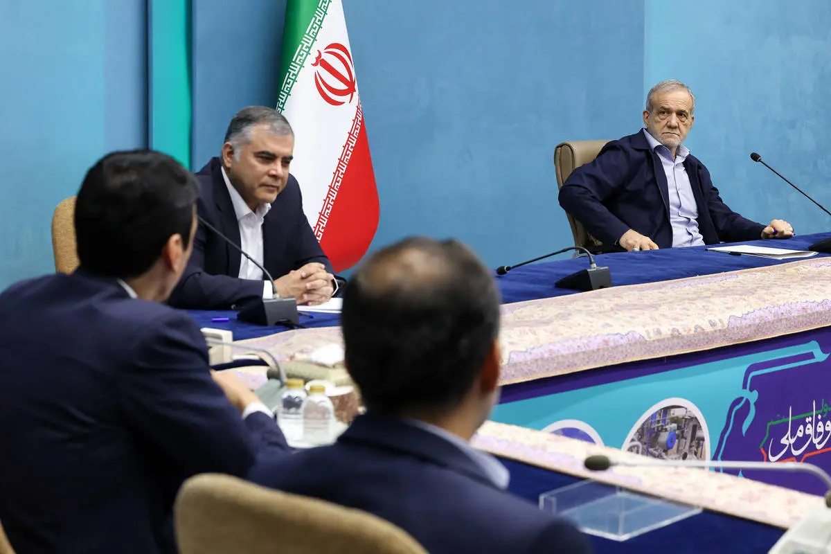 رئیسجمهور: طرح جمعآوری گازهای مشعل باید زودتر از موعد به نتیجه برسد