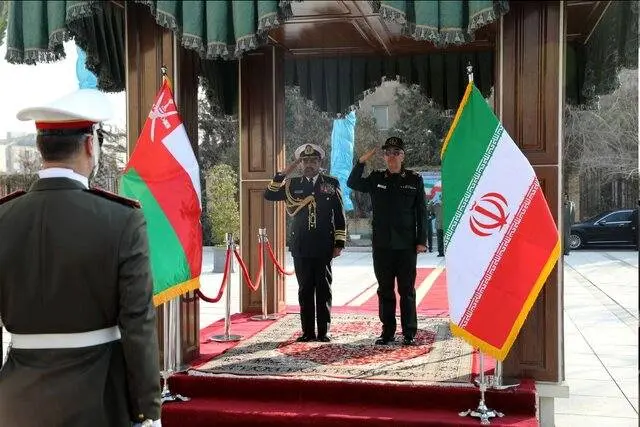رئیس ستاد نیروهای مسلح سلطنت عمان با سرلشکر باقری دیدار کرد