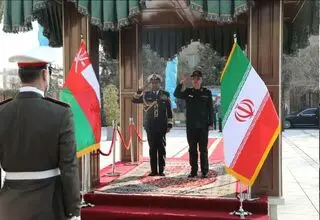 رئیس ستاد نیروهای مسلح سلطنت عمان با سرلشکر باقری دیدار کرد 
