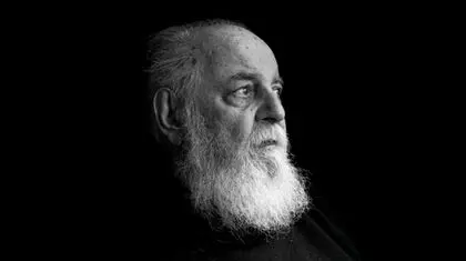 «سایه» ایستاده بر چکاد ادبیات