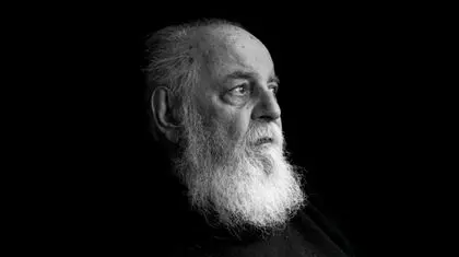 «سایه» ایستاده بر چکاد ادبیات