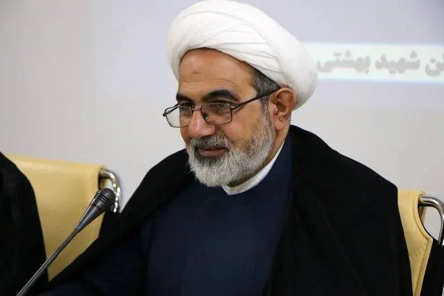 پورخاقان: بدنه نیروهای مسلح سالم است