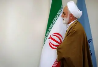 عیادت رئیس قوه قضاییه از آیت الله نوری همدانی 