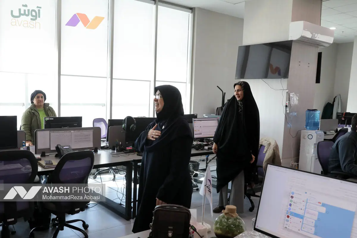 بازدید فاطمه مهاجرانی سخنگوی دولت از تحریریه آوش