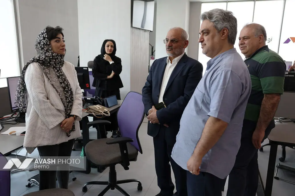 بازدید حاجی میرزایی از تحریریه آوش