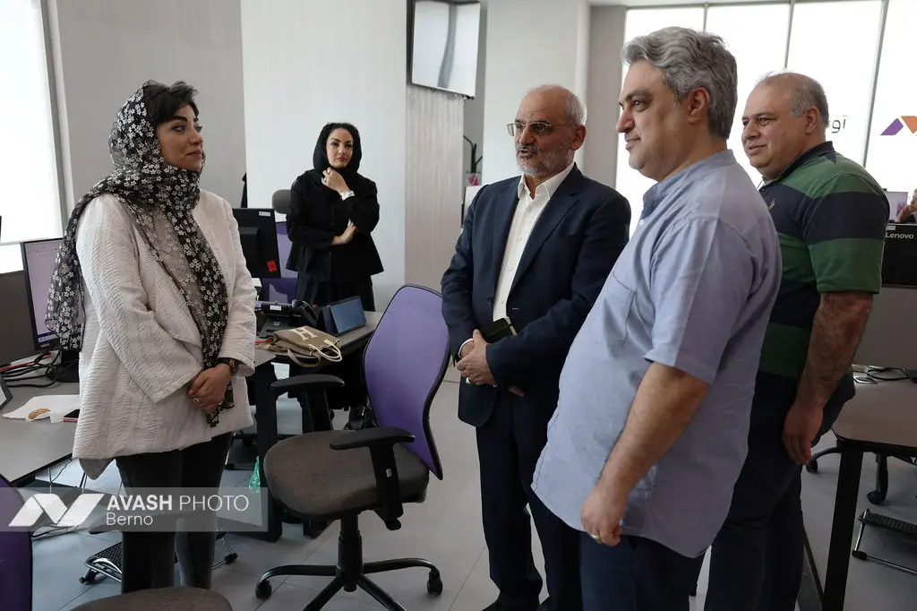 بازدید حاجی میرزایی از تحریریه آوش