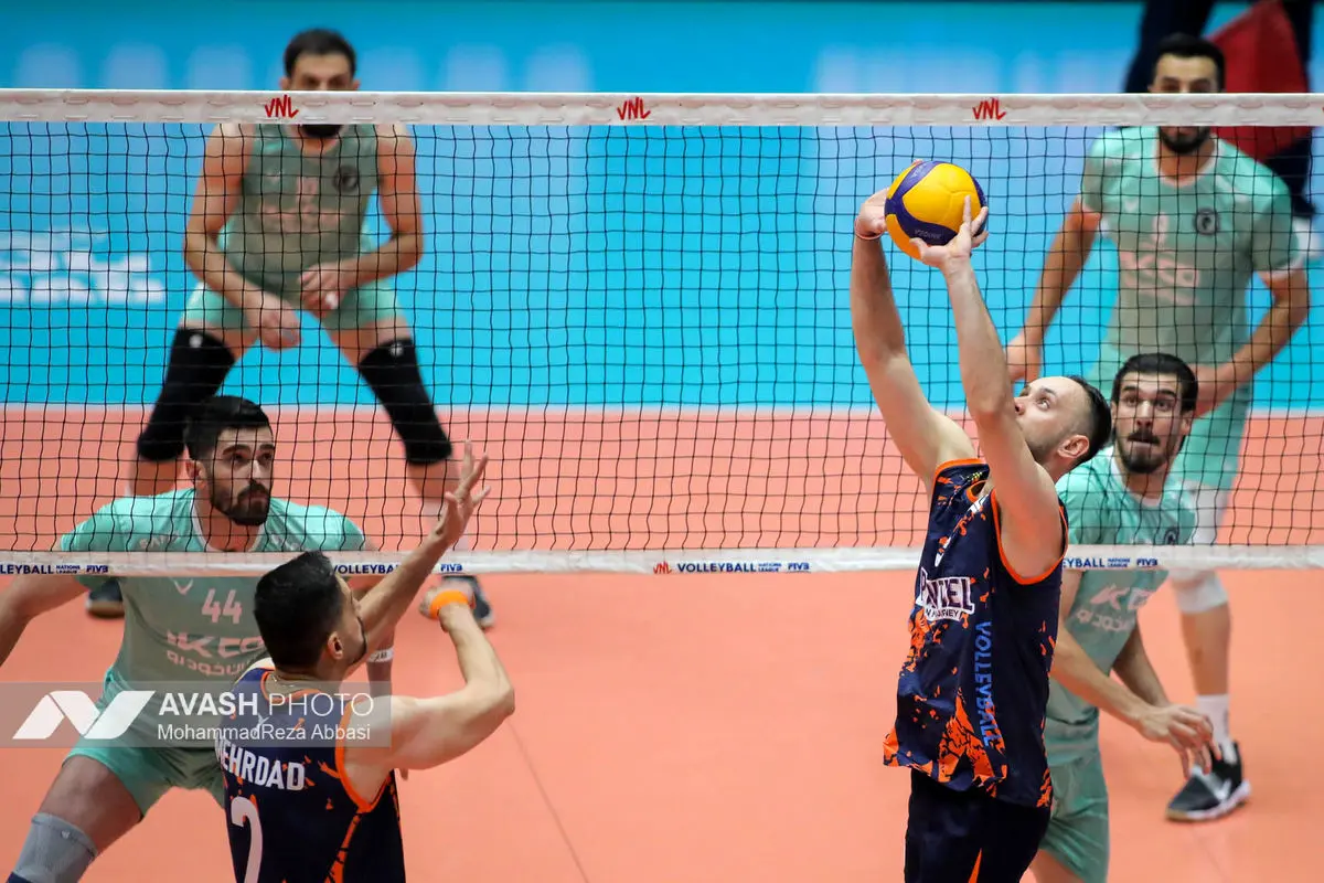 دیدار تیم های والیبال پیکان تهران و سایپا تهران